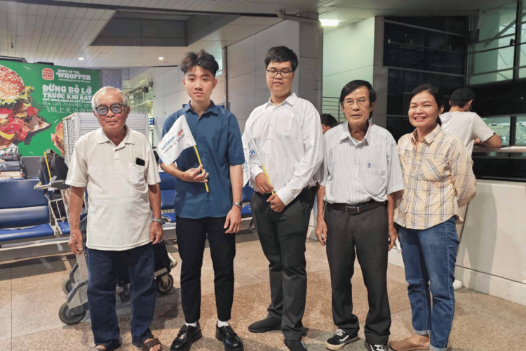 Tiễn 2 sinh viên Hutech thực tập tại Nhật Bản - Du Học Nhật Bản - IFK