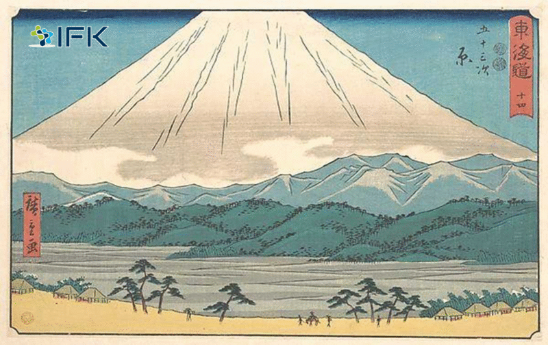 Buc hoa Nui Phu Si trong goc tuong noi Tuong quan ngoi