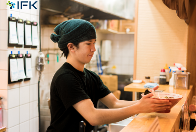 Phục vụ tại nhà hàngquán ăn (Izakaya, Ramen, Sushi...)