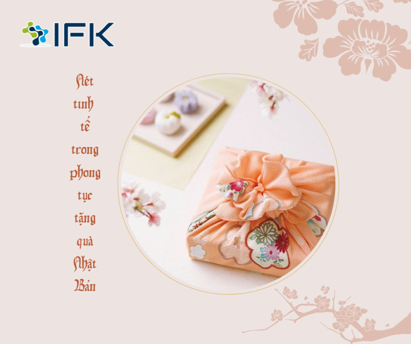 Net tinh te trong phong tuc tang qua Nhat Ban