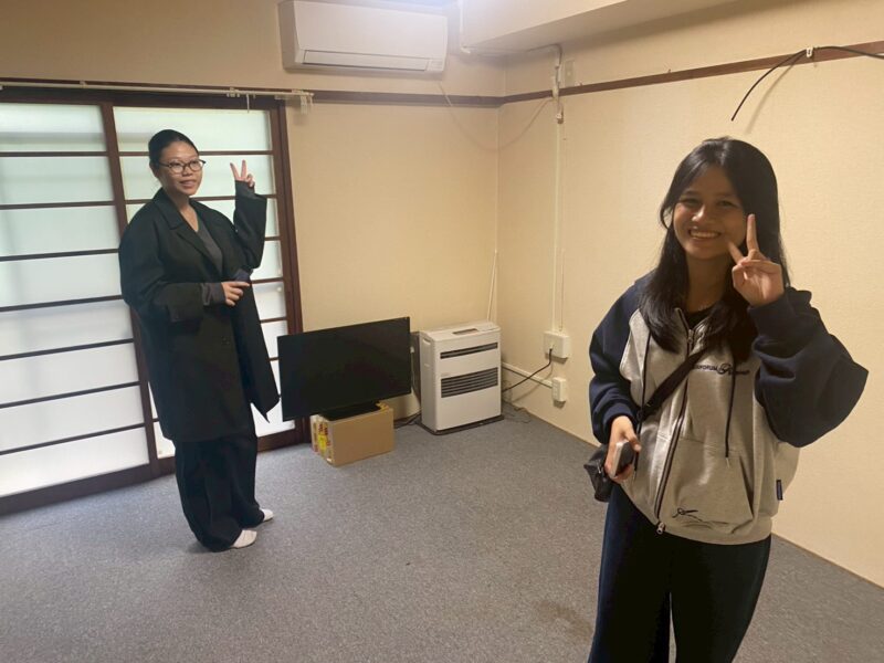 Sinh vien tham quan KTX tai don vi internship